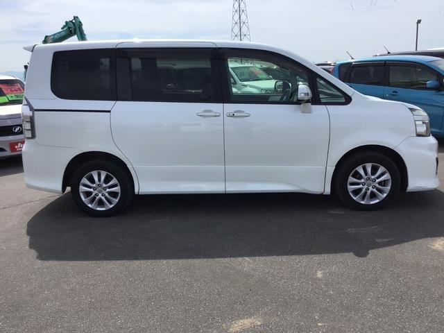 2011 TOYOTA VOXY ZS